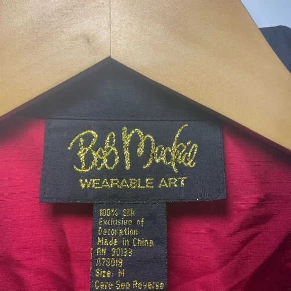 Bob Mackie Wearable Art Cat
Embroidered Silk Blouse Red Black
Button-Up M - Picture 3 of 11